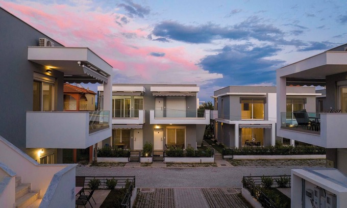 Paralia Ofryniou Villa | Roxani Two - Bedroom Duplex with Garden