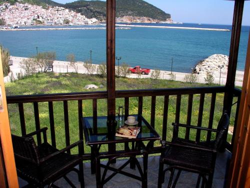 Skopelos Apartment | Spitalia Studios