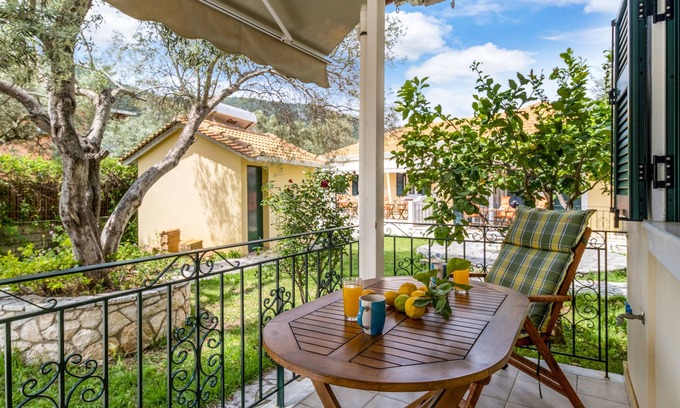 Agios Ioannis Apartment | Studio Apartment "Virginia Studio 1" with Mountain View, Shared Terrace & Wi-Fi