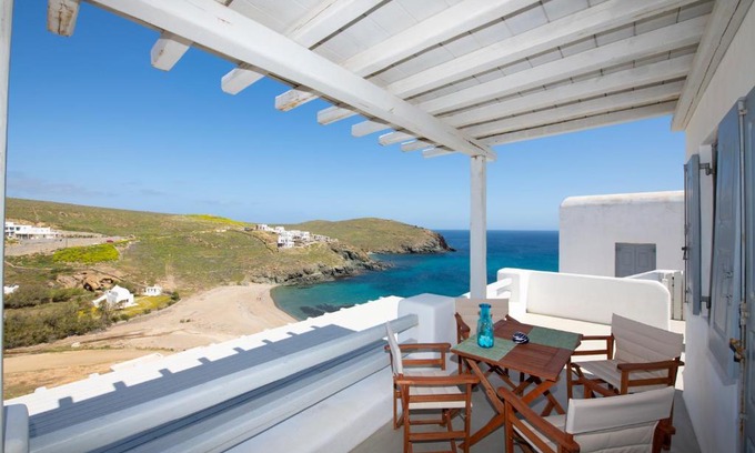 Xilokeratidi Apartment | Superior Beachfront Apartment 1 with view to the Aegean Sea