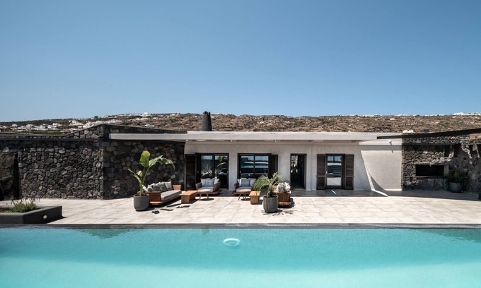 Kamari Villa | Superior Villa with Private Pool