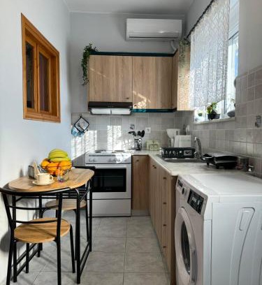 Petaloudes Apartment | The Sunlit Retreat