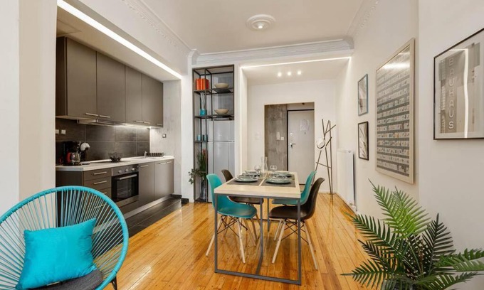Thessaloniki City Centre Apartment | THE WALL Downtown Apartment