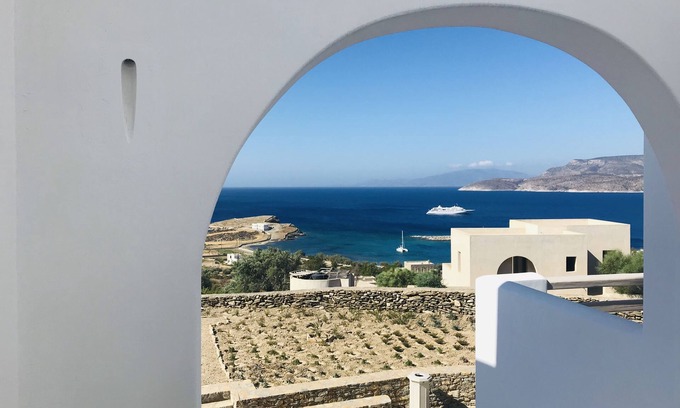 Schinoussa Town House | Theasis Luxury Suites