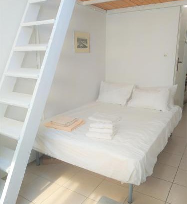Kalamata Apartment | Tiny Studio in Kalamata long-term rental offer
