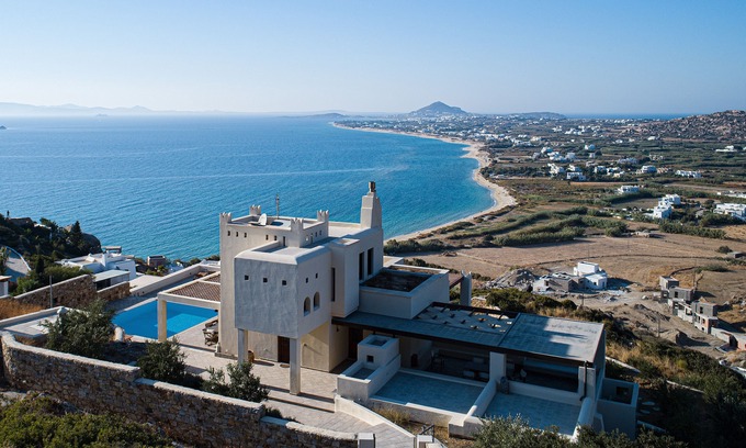 Maragas Apartment | Tower Resort 14 pax Naxos island - The luxury of touching the Aegean Sunsetn