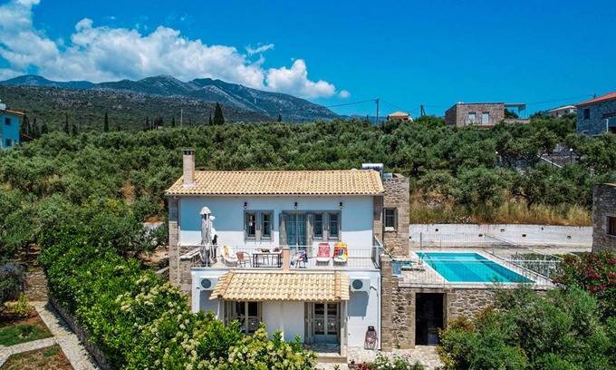 Lefktron Villa | Villa ∙ 2 bedrooms ∙ 4 guests