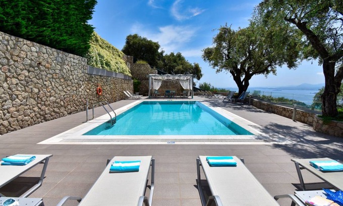 Spartylas Villa | Villa ∙ 5 bedrooms ∙ 9 guests