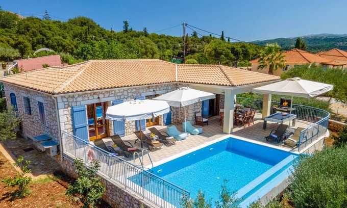 Tzamarelata Villa | Villa Annita by Villa Plus