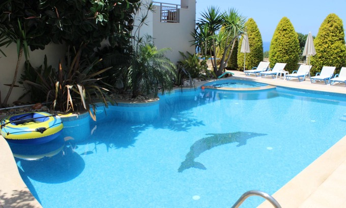 Skaleta Villa | Villa I high quality, 2 Minutes to Sandy Beach and amenities!