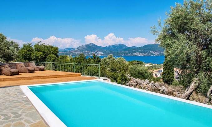 Episkopos Villa | Villa Loulou by Villa Plus