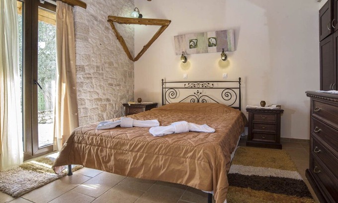 Ieromonachos Villa | Villa Nionios: Large Private Pool, Walk to Beach, Sea Views, A/C, WiFi