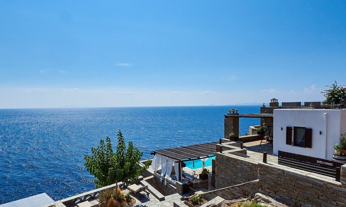 Pisses Villa | Villa Stoneflower with breathtaking sunsets & private swimming pool