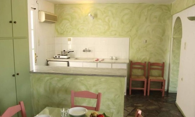 Krotiri House | Villas Georgy (Parikia) House with garden facing the sea