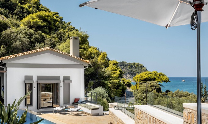 Agios Nikitas Villa | VinBlu Villa just a breath from the sea and the beautiful Agios Nikitas!