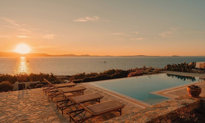 Stelida Villa | ZELION VILLA "Colored by shades of Greek blue and Sunset's orange"