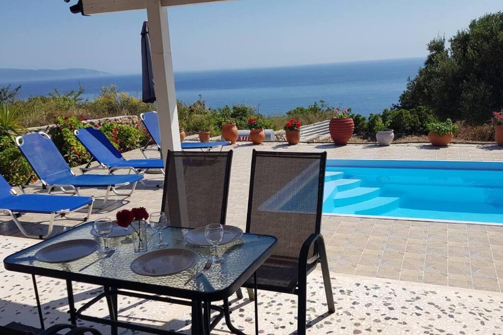 Mousata House | Country Green House in Lourdas