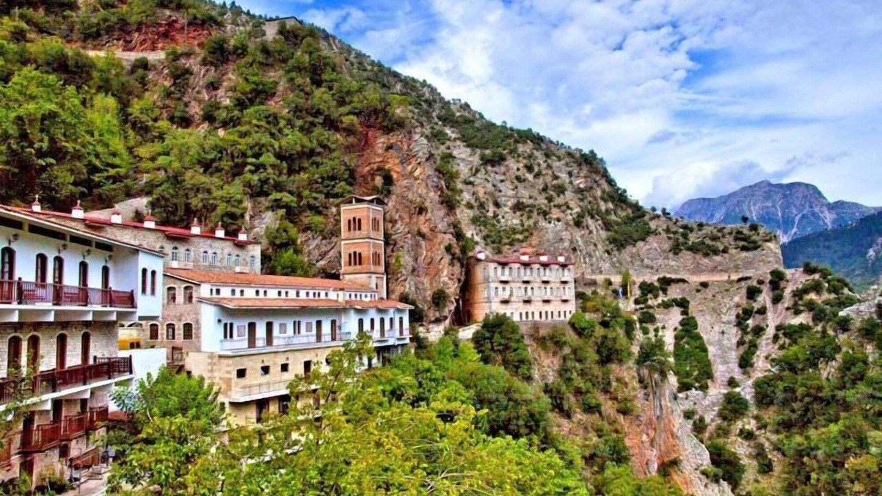 Photo of Buildings in Karavomilos
