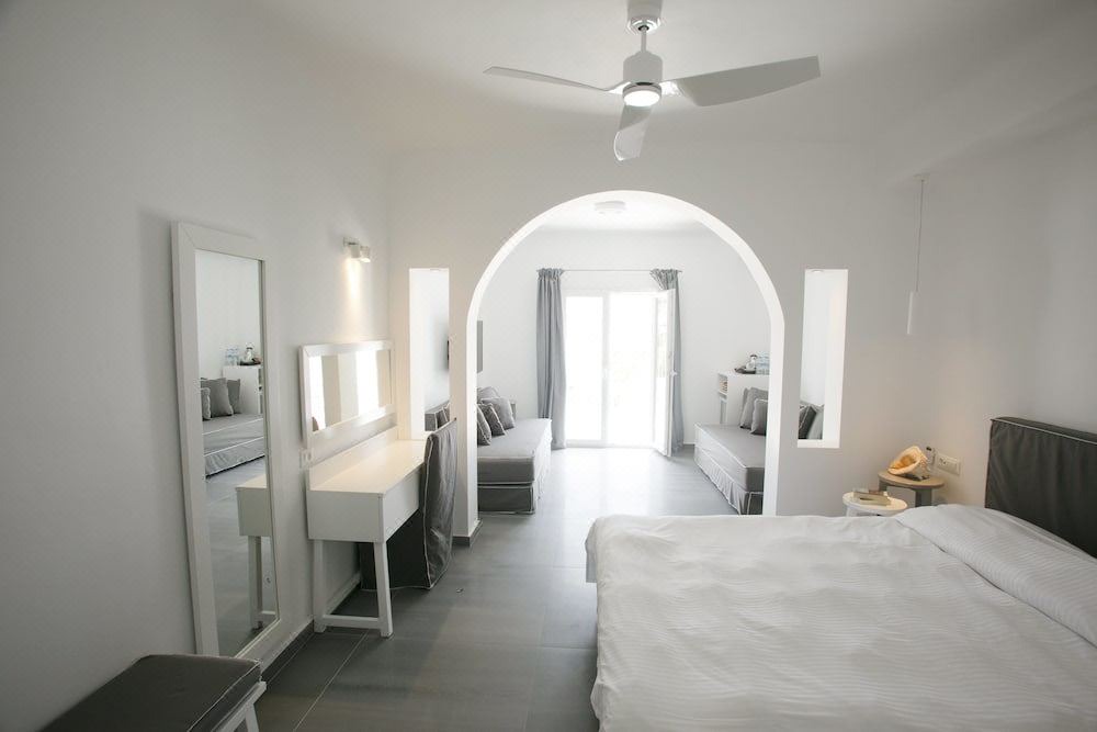 Photo of Bedroom in Platis Gialos