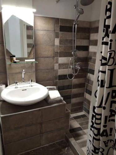 Photo of Bathroom in Kifisia