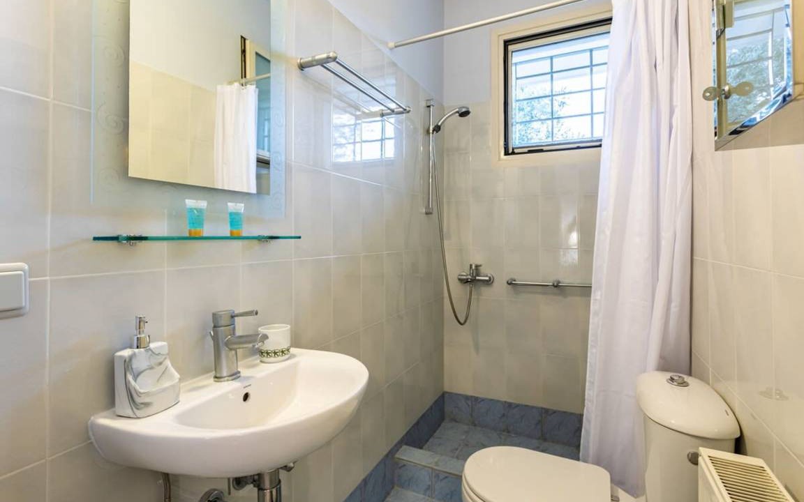 Photo of Bathroom in Kitries