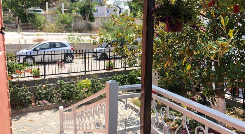 Photo of Others in Skala Marion