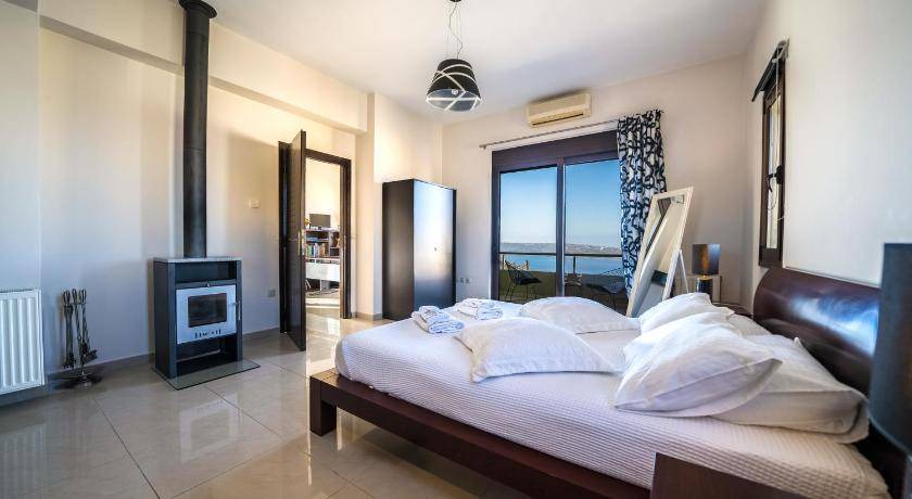 Photo of Bedroom in Megala Chorafia