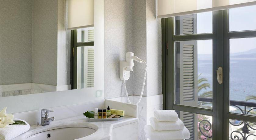 Photo of Bathroom in Aidhipsos