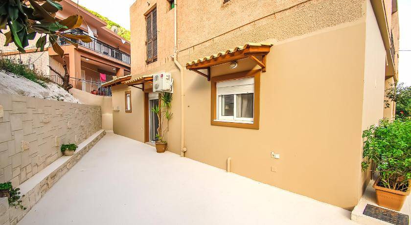 Photo of Patio Balcony in Livadia
