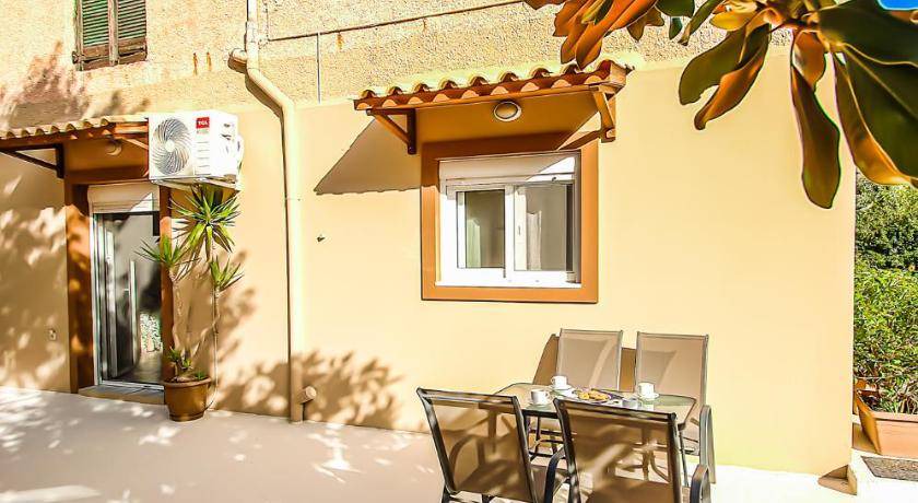 Photo of Patio Balcony in Livadia