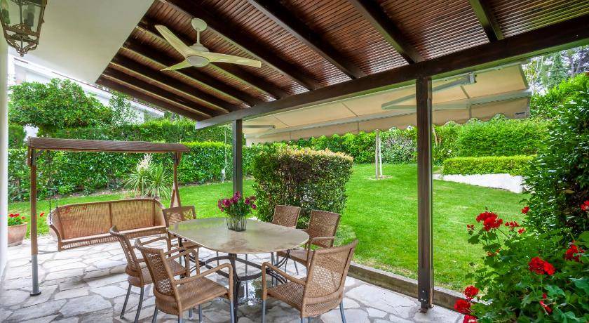 Photo of Others in Sane