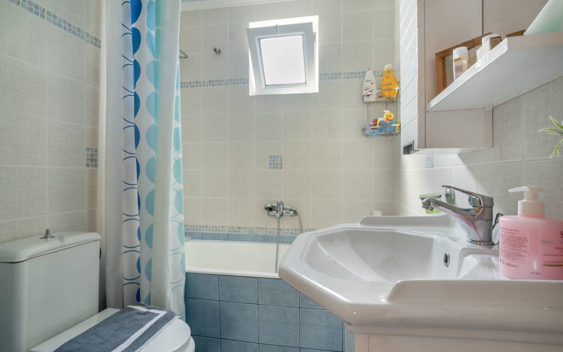 Photo of Bathroom in Kryoneri