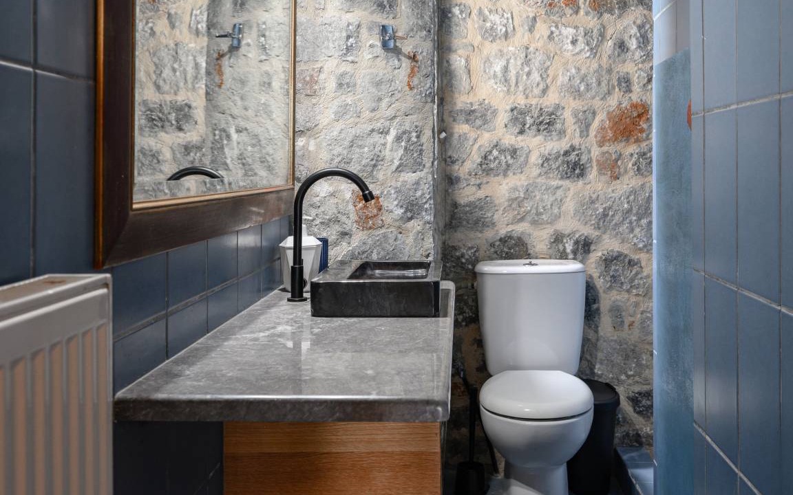 Photo of Bathroom in Lampini