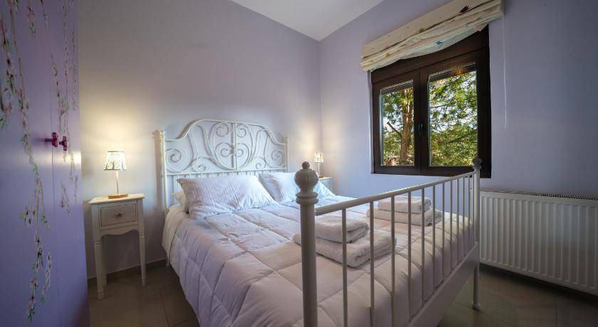 Photo of Bedroom in Megala Chorafia