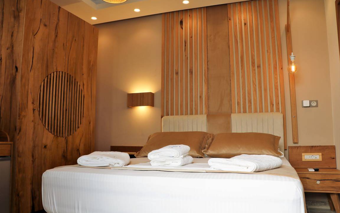 Photo of Others in Adamas