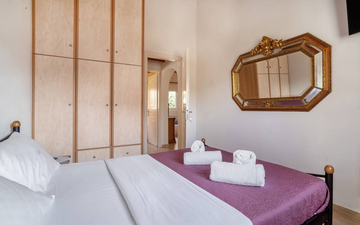 Photo of Bedroom in Kryoneri