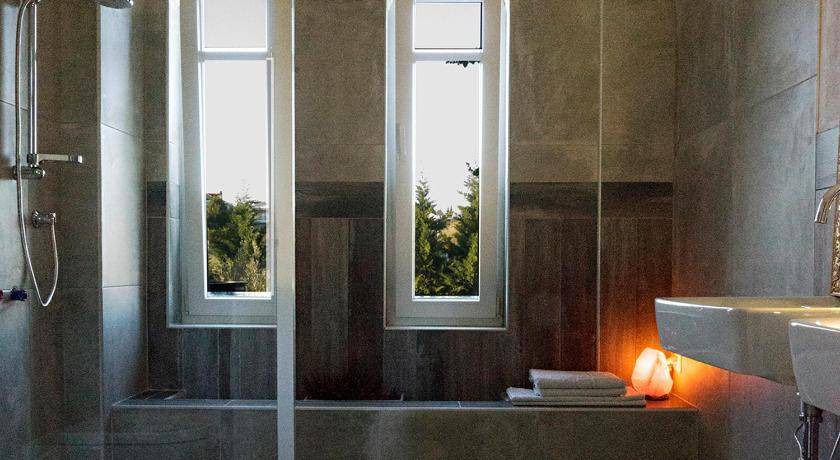 Photo of Bathroom in Thermi