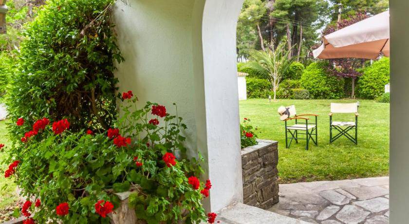 Photo of Others in Sane