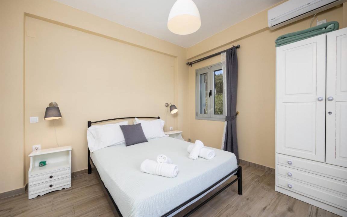 Photo of Bedroom in Longos