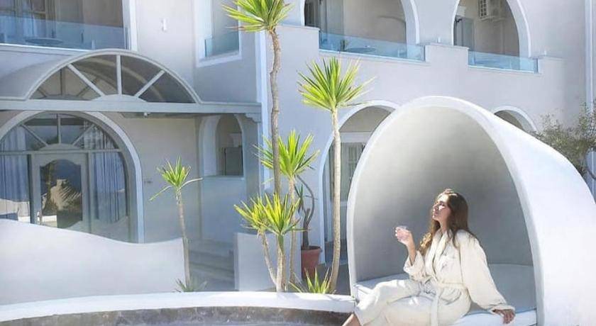 Photo of Others in Fira