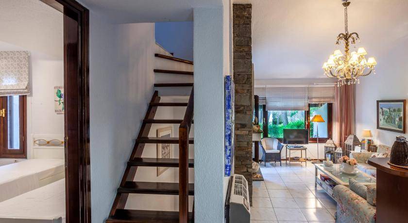 Photo of Others in Sane