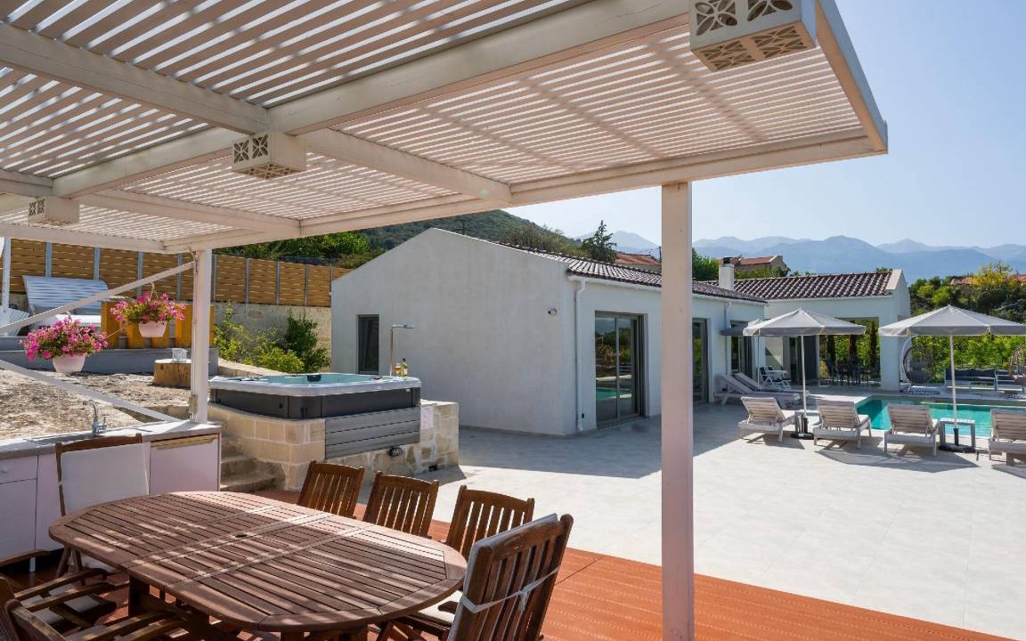 Photo of Patio Balcony in Champatha