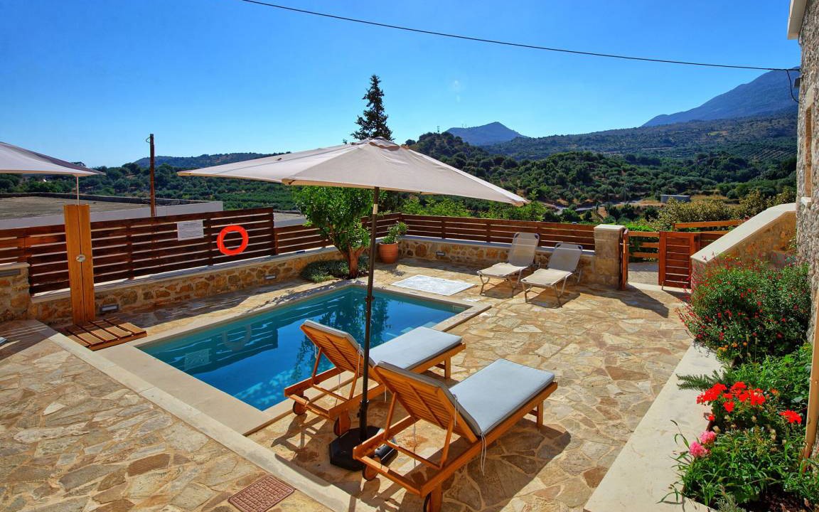 Photo of Patio Balcony in Embrosneros