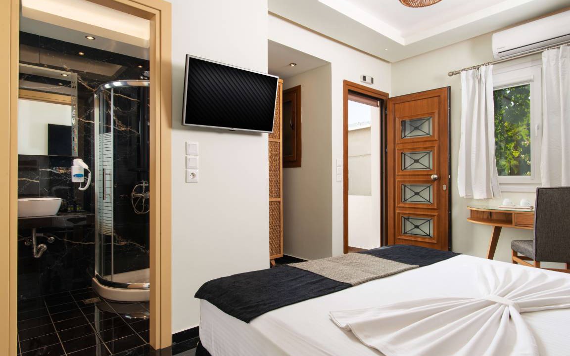 Photo of Others in Adamas