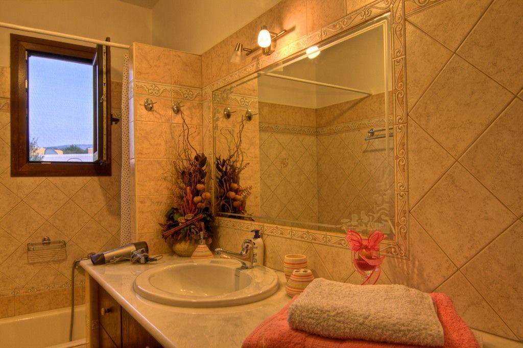 Photo of Bathroom in Houdetsi