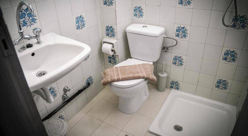 Photo of Bathroom in Petaloudes