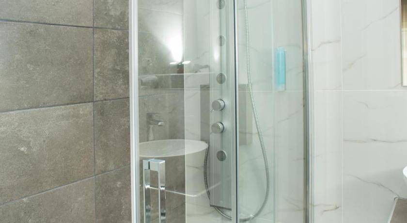 Photo of Bathroom in Perea
