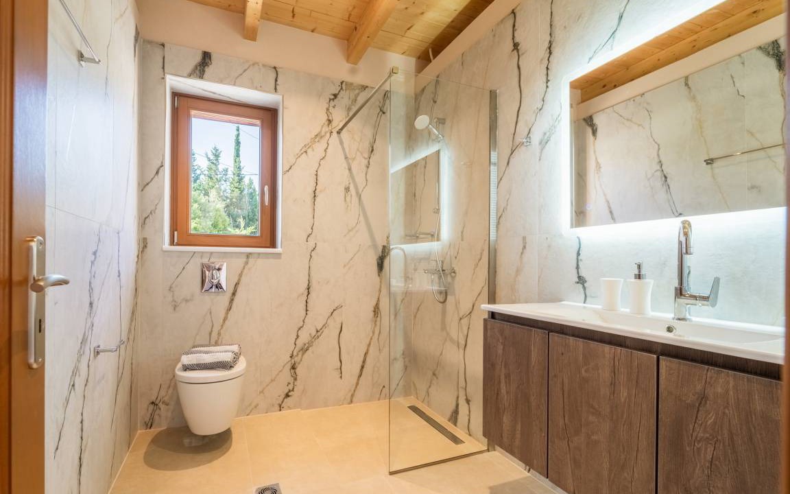 Photo of Bathroom in Tzamarelata
