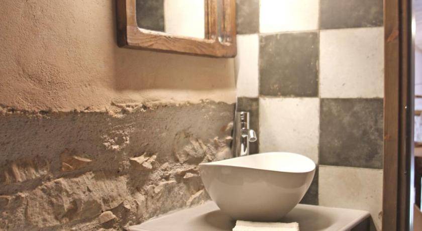 Photo of Bathroom in Koulkouthiana