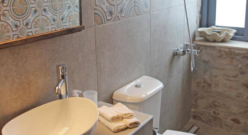 Photo of Bathroom in Koulkouthiana